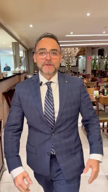 Fundador da Pizzaria Fellice no salão